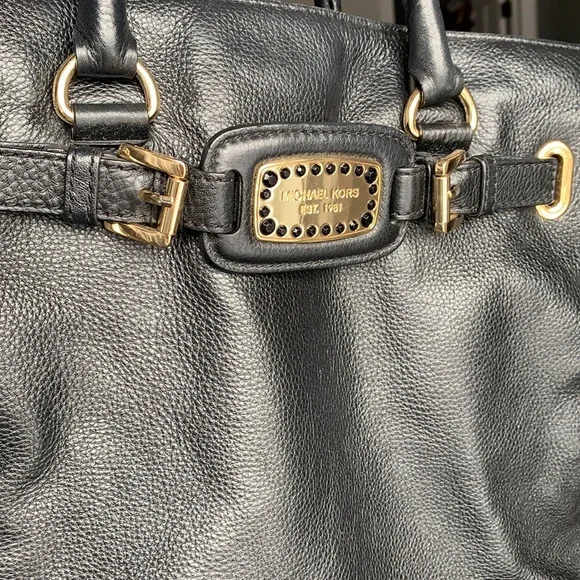 Michael Kors Hamilton Leather Purse with Gold Hardware - Picture 2 of 11